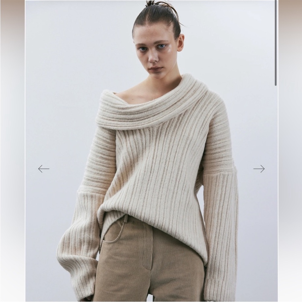 Source Unknown Cream Off-the-Shoulder Sweater with Ribbed Texture